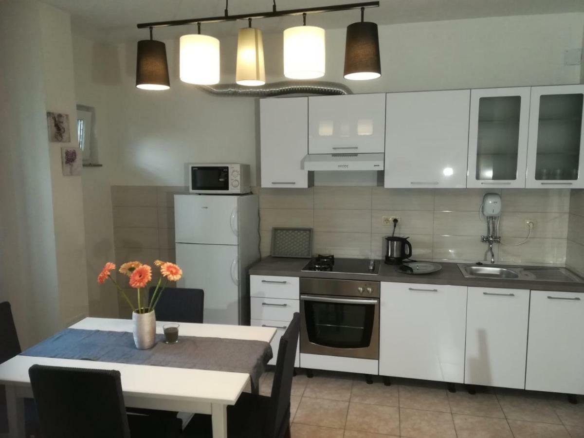 Filip 2 Hotel Biograd Na Moru Buitenkant foto